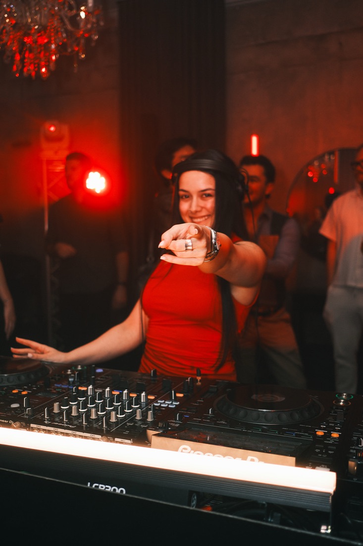 Kayla, Married to the Groove associate DJ